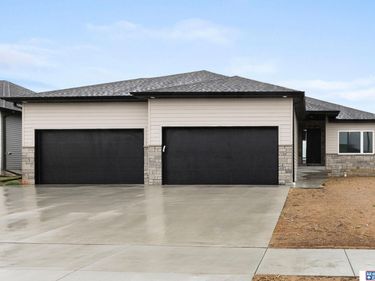 443 Deep Water Drive, Lincoln, NE 68527