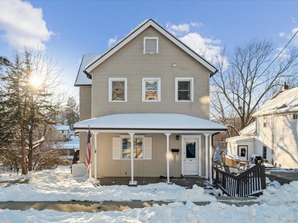 1735 Wood Street, Dubuque, IA 52001