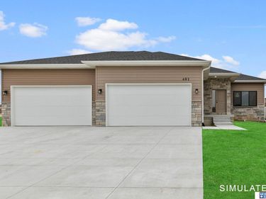 401 Half Moon Drive, Lincoln, NE 68527