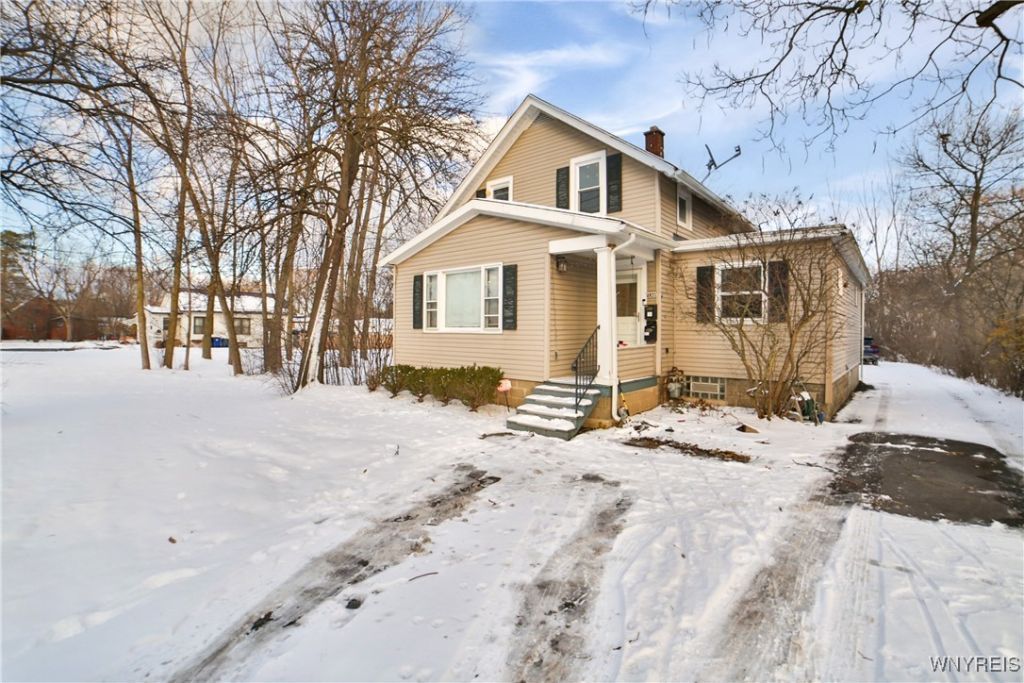 4821 Harlem Road, Buffalo, NY 14226 Main Photo