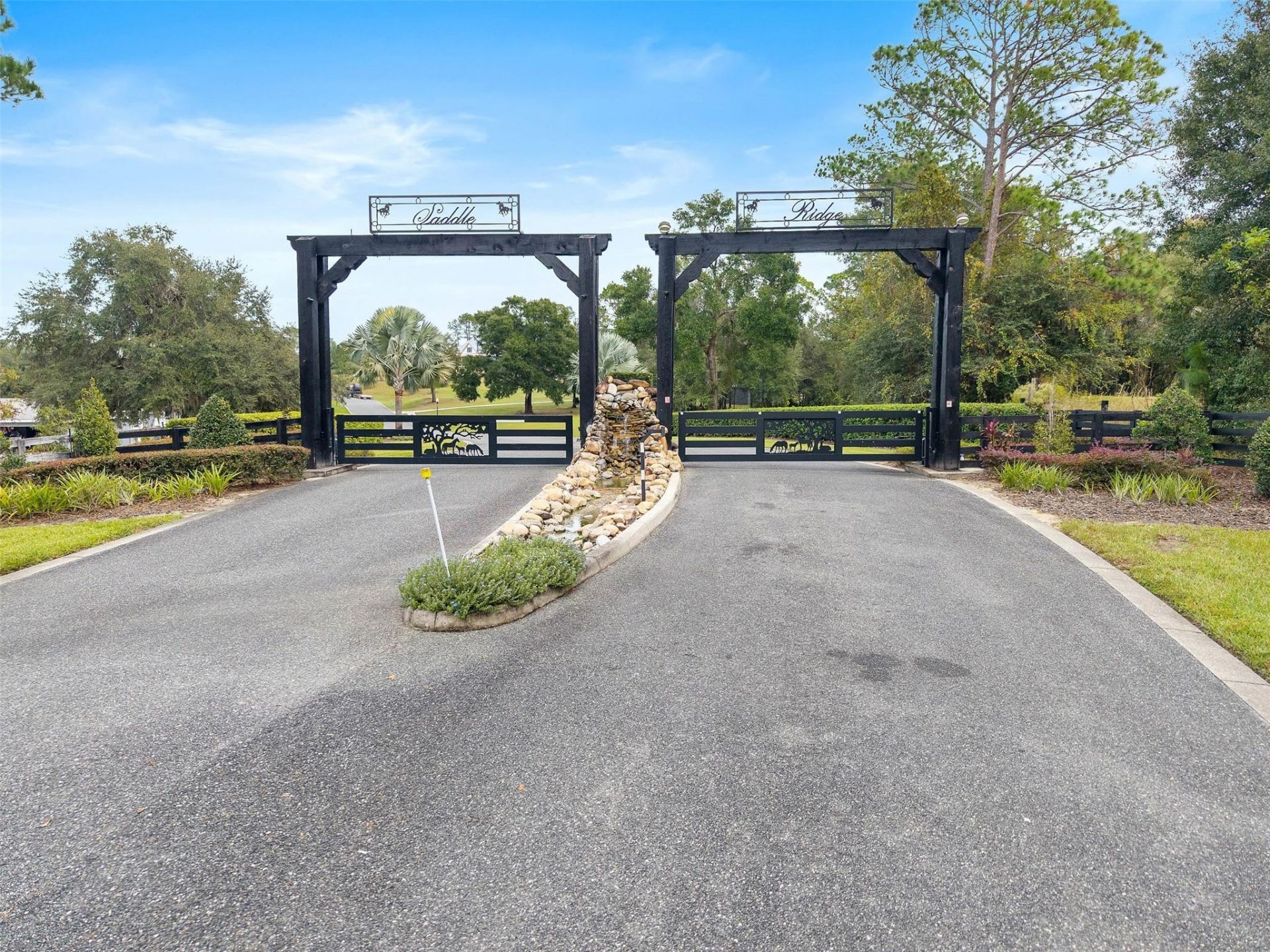 41526 Saddle Ridge Lane, Weirsdale, FL 32195 Photo