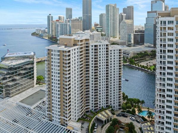 701 Brickell Key Blvd, Unit 1605, Miami, FL 33131