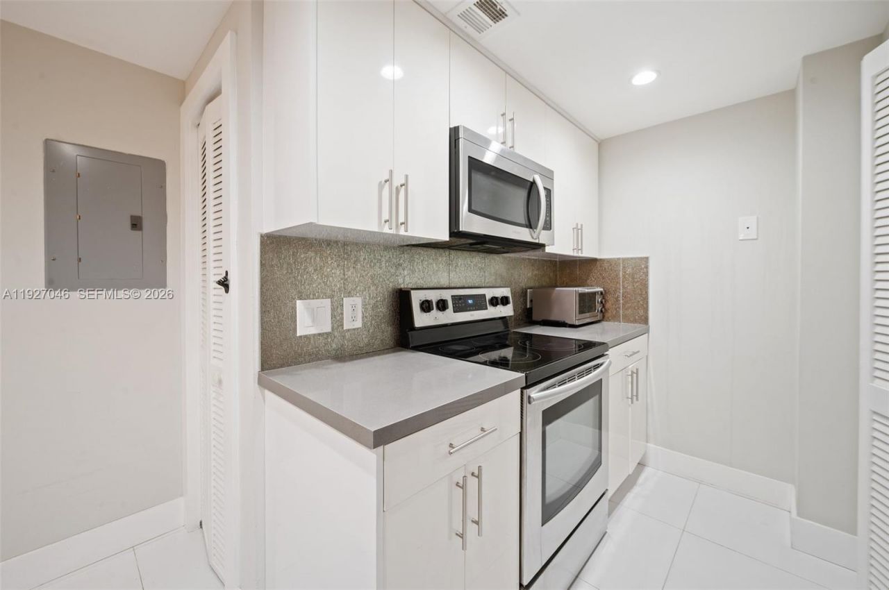 701 Brickell Key Blvd, Unit 1605, Miami, FL 33131 Photo