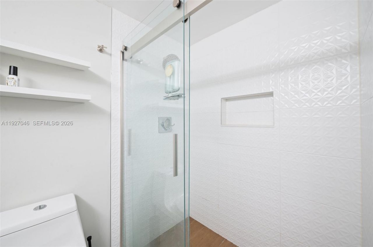 701 Brickell Key Blvd, Unit 1605, Miami, FL 33131 Photo