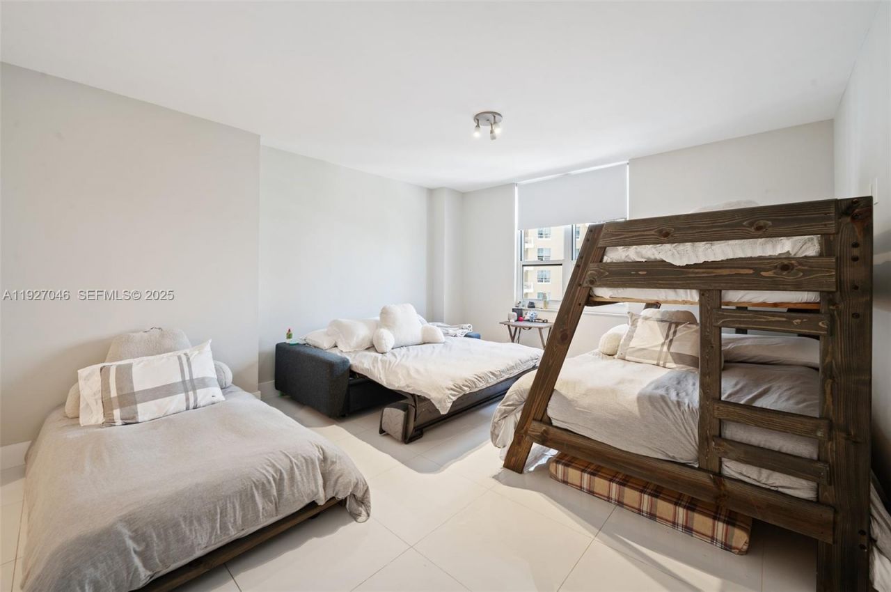 701 Brickell Key Blvd, Unit 1605, Miami, FL 33131 Photo