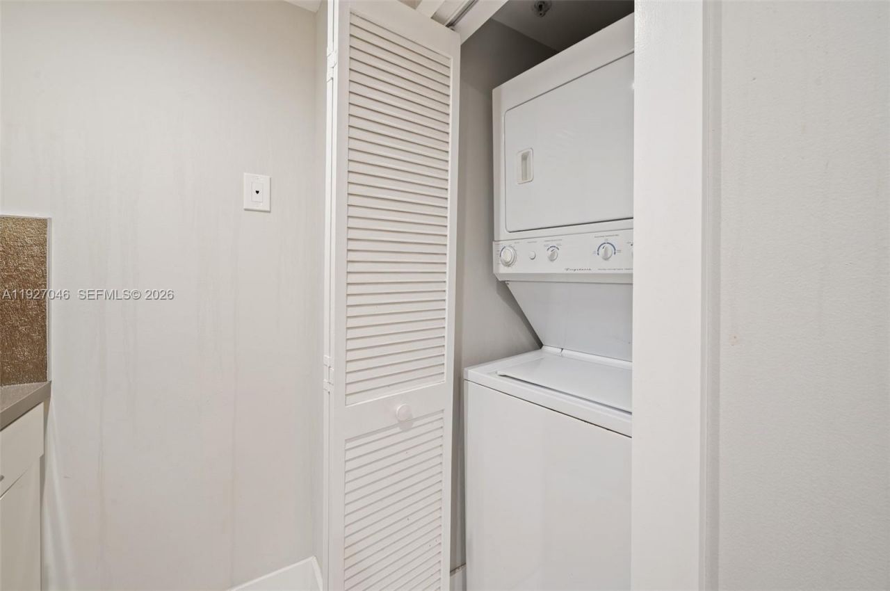 701 Brickell Key Blvd, Unit 1605, Miami, FL 33131 Photo