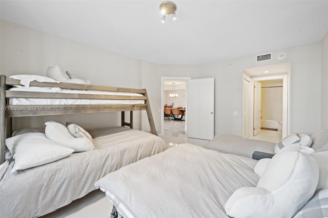 701 Brickell Key Blvd, Unit 1605, Miami, FL 33131 Photo