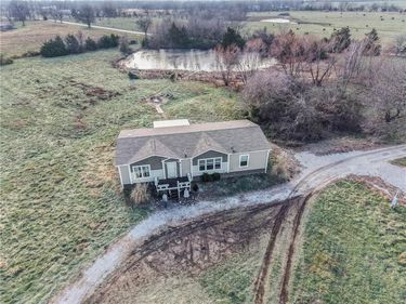 302 SE 901 Road, Clinton, MO 64735