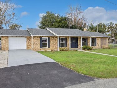 12150 VIRGINIA DRIVE, LEESBURG, FL 34788