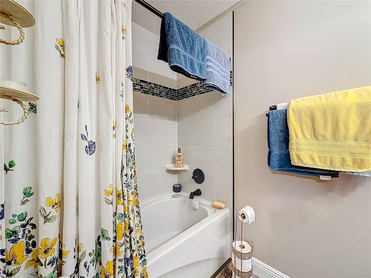 4192 Cr 400, Lake Panasoffkee, FL 33538 Photo