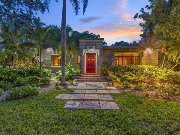 492 NE 55th St, Miami, FL 33137