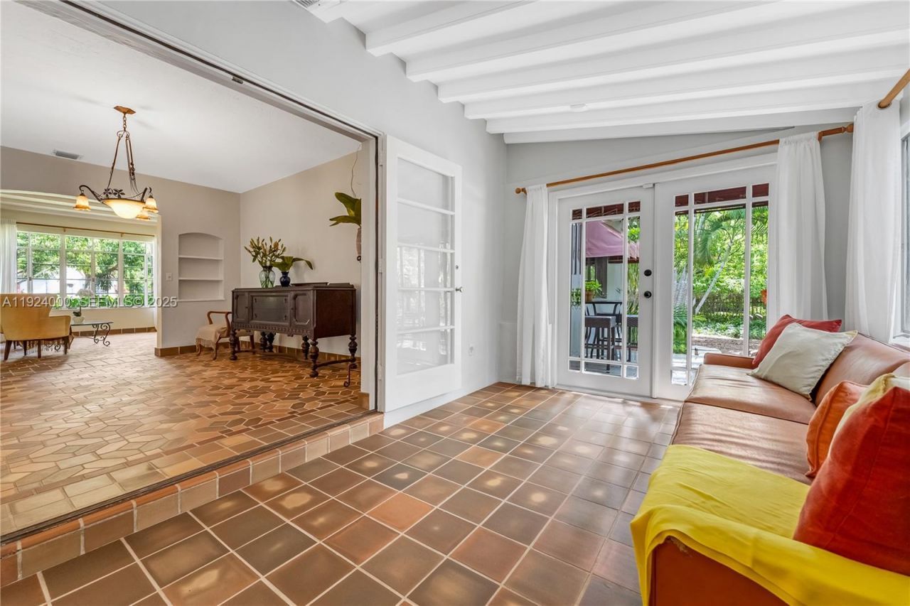 492 NE 55th St, Miami, FL 33137 Photo