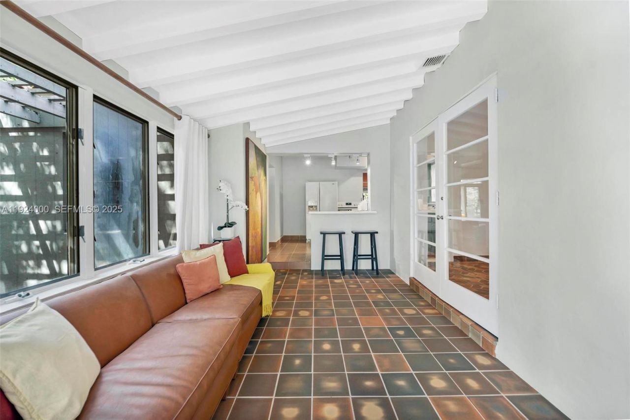 492 NE 55th St, Miami, FL 33137 Photo