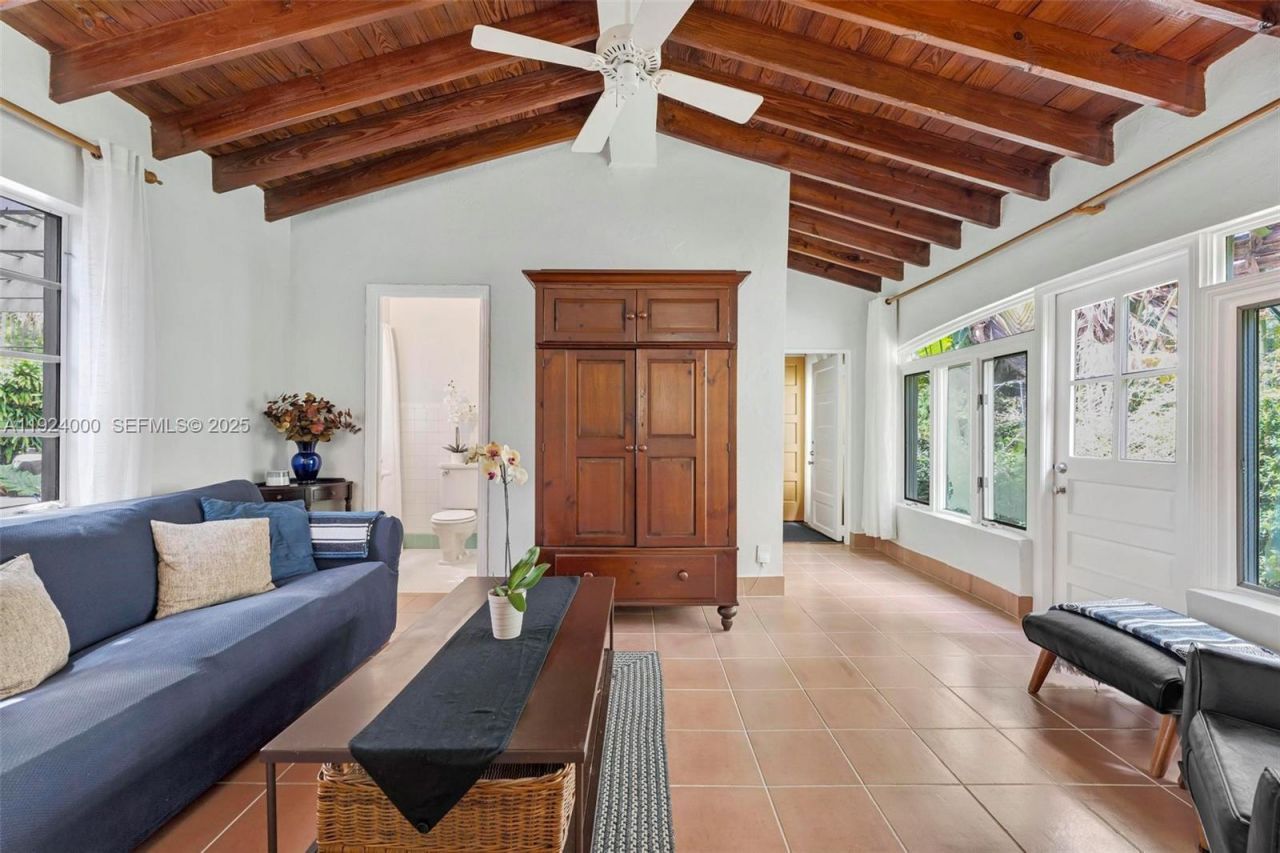 492 NE 55th St, Miami, FL 33137 Photo