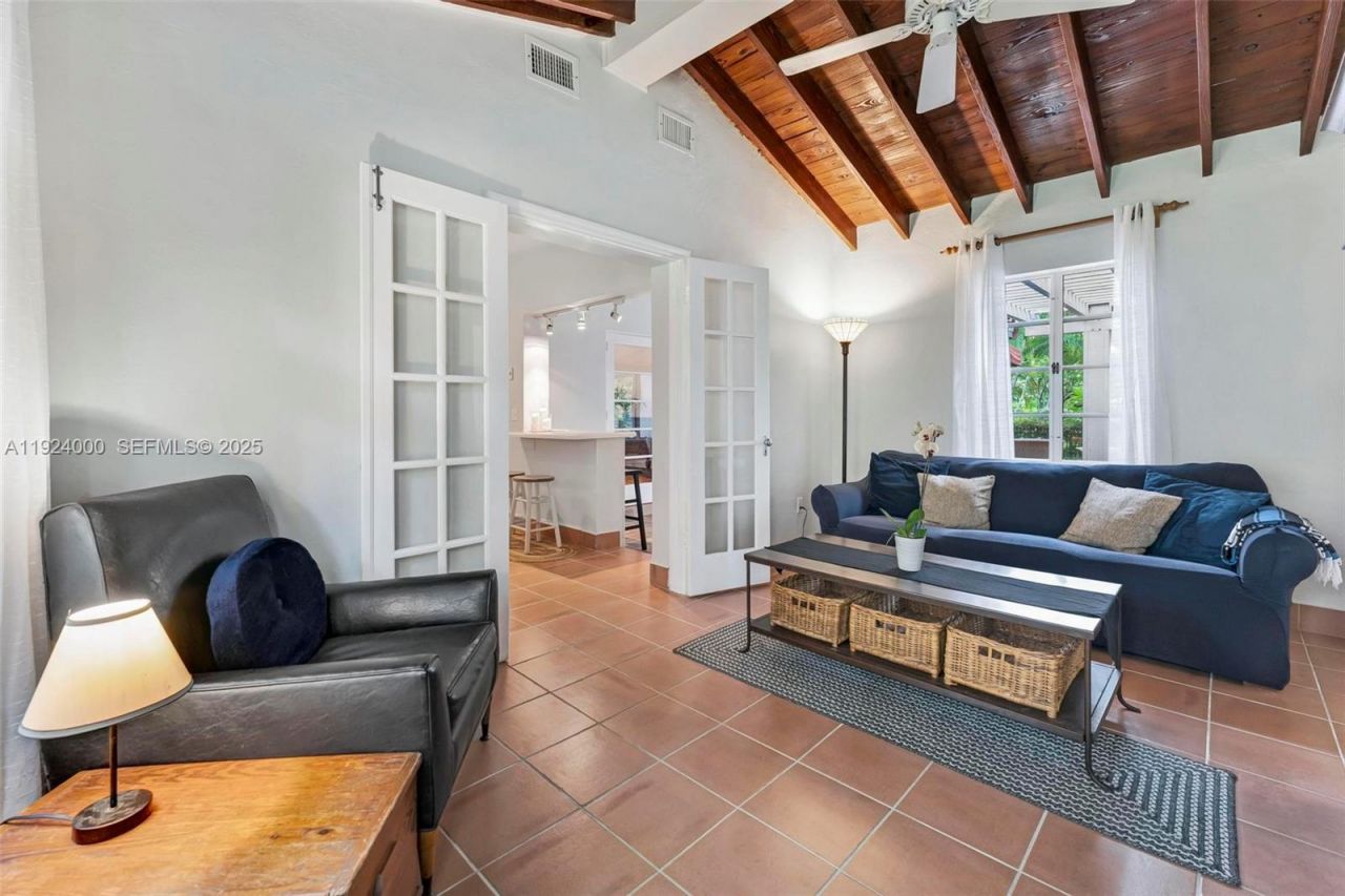 492 NE 55th St, Miami, FL 33137 Photo