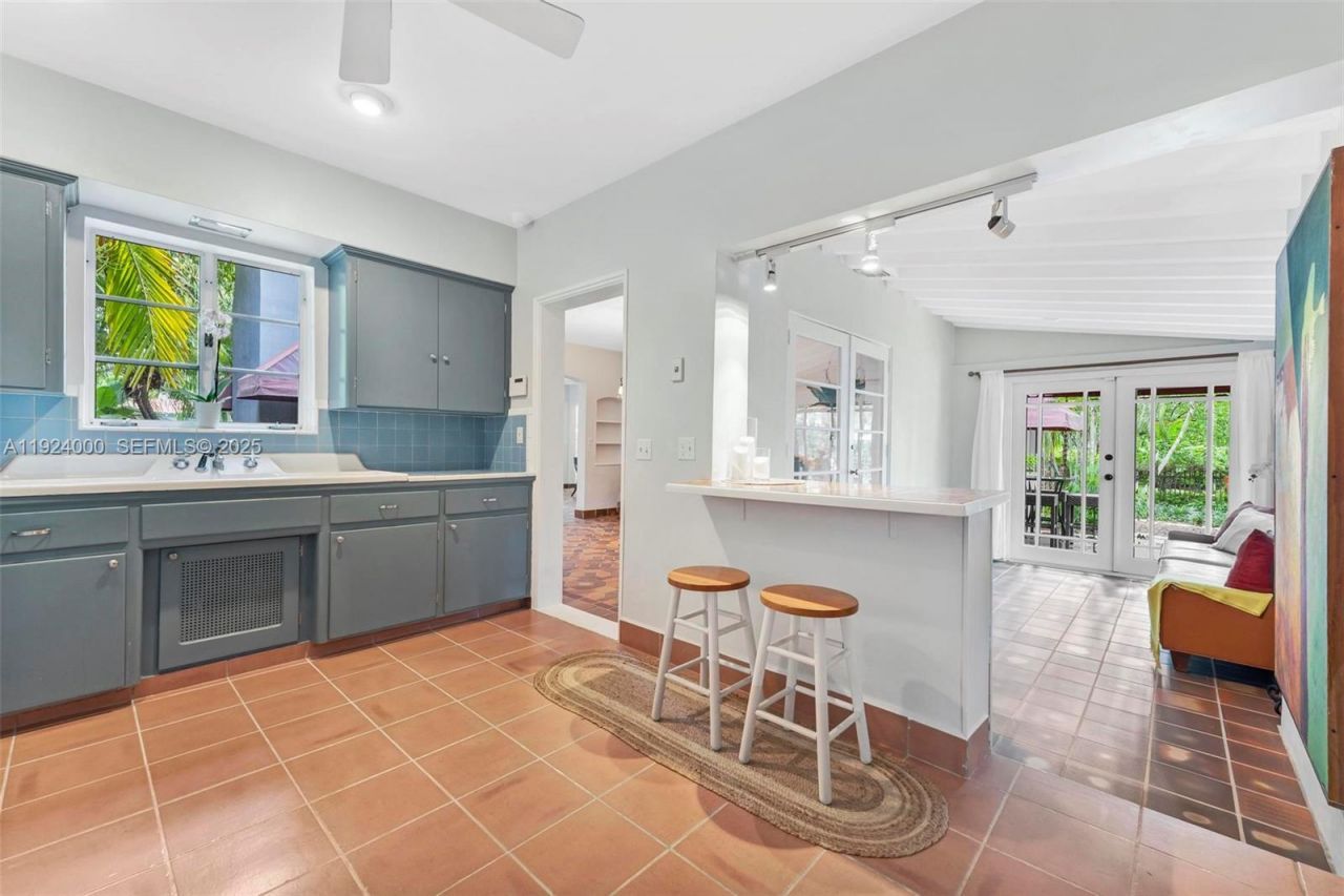 492 NE 55th St, Miami, FL 33137 Photo