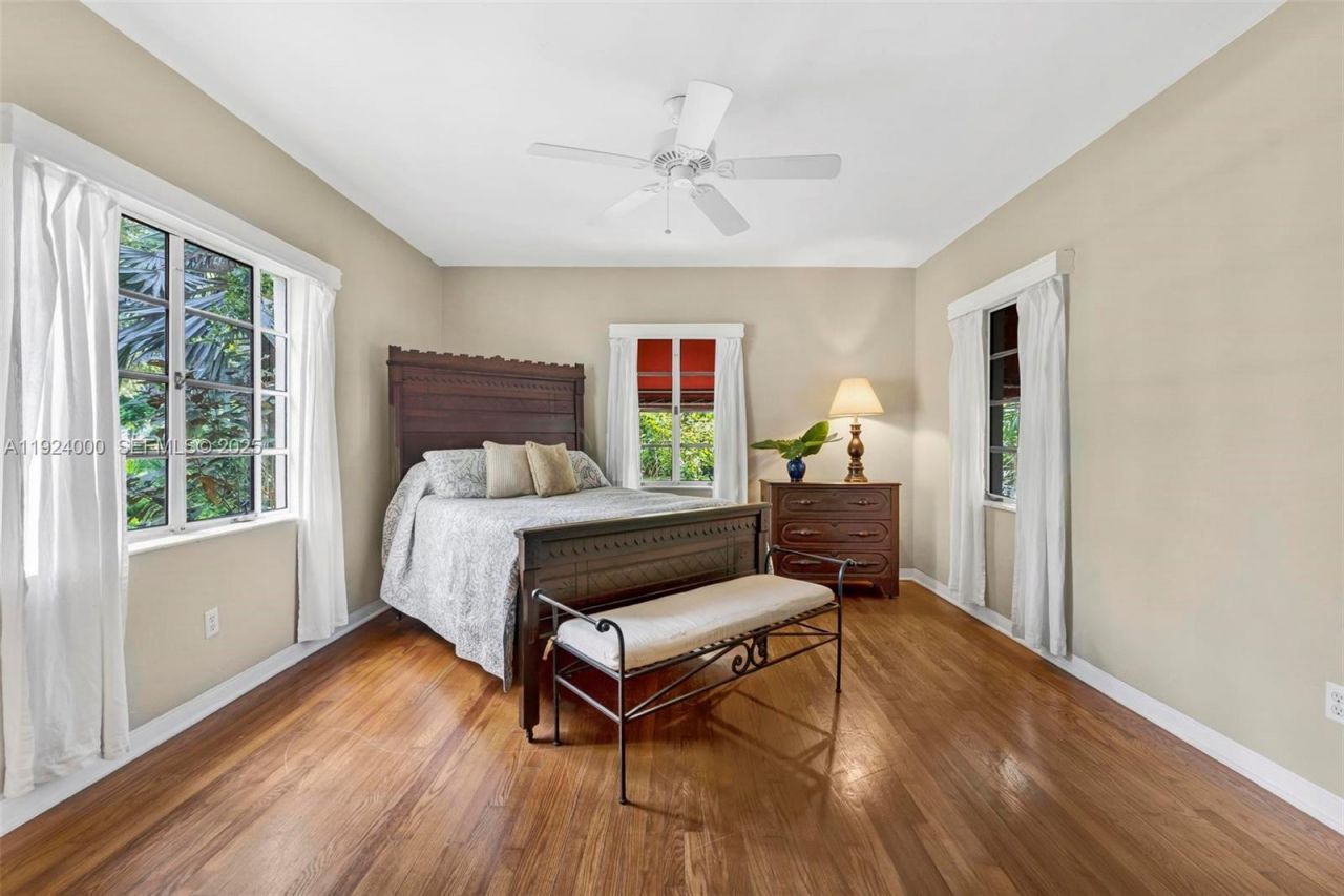 492 NE 55th St, Miami, FL 33137 Photo