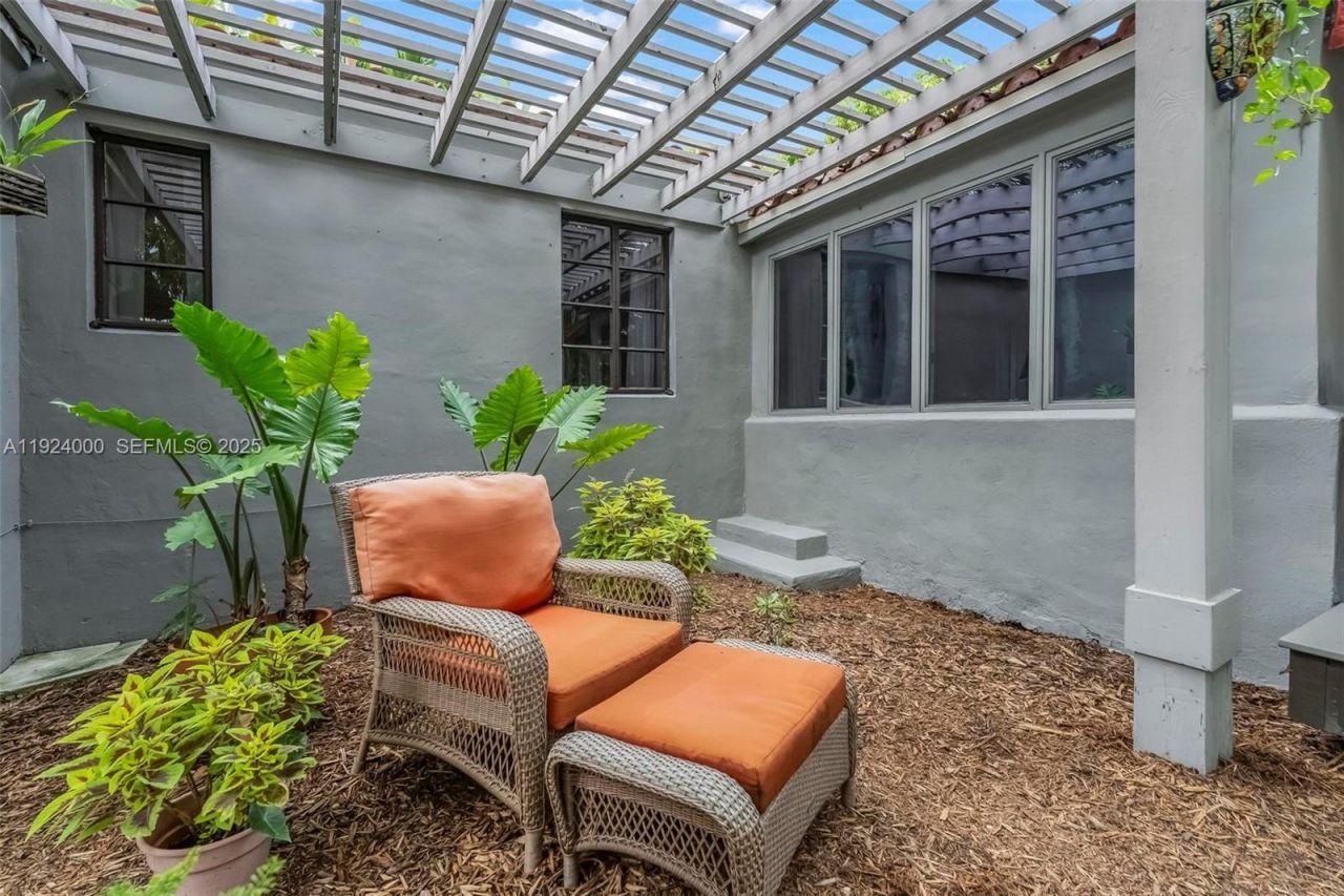 492 NE 55th St, Miami, FL 33137 Photo