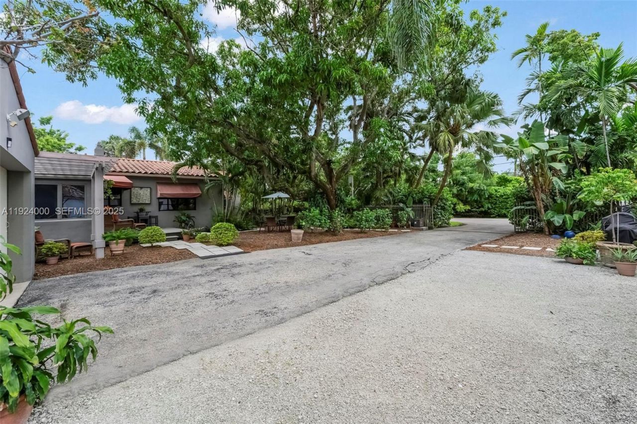 492 NE 55th St, Miami, FL 33137 Photo