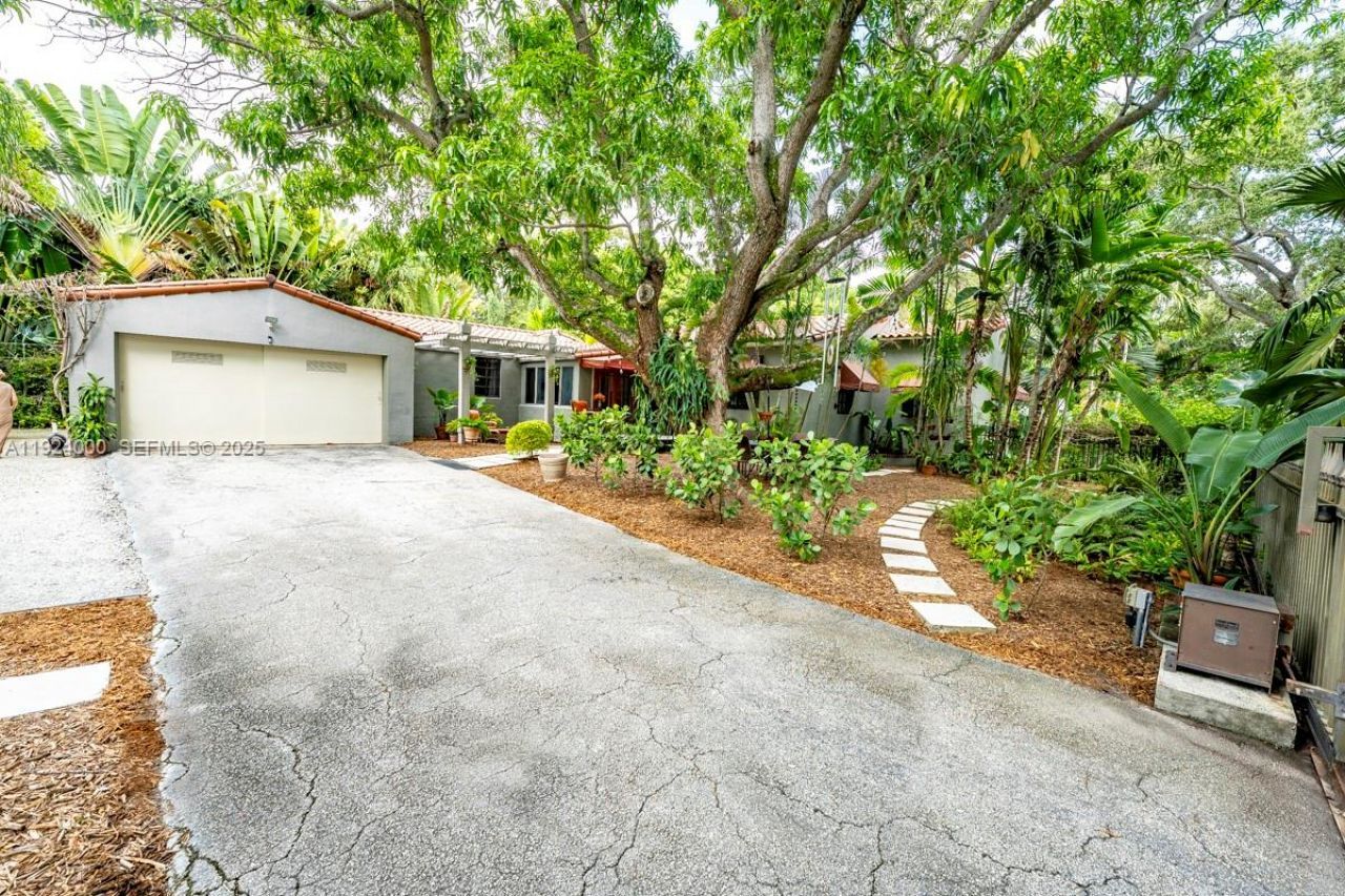 492 NE 55th St, Miami, FL 33137 Photo