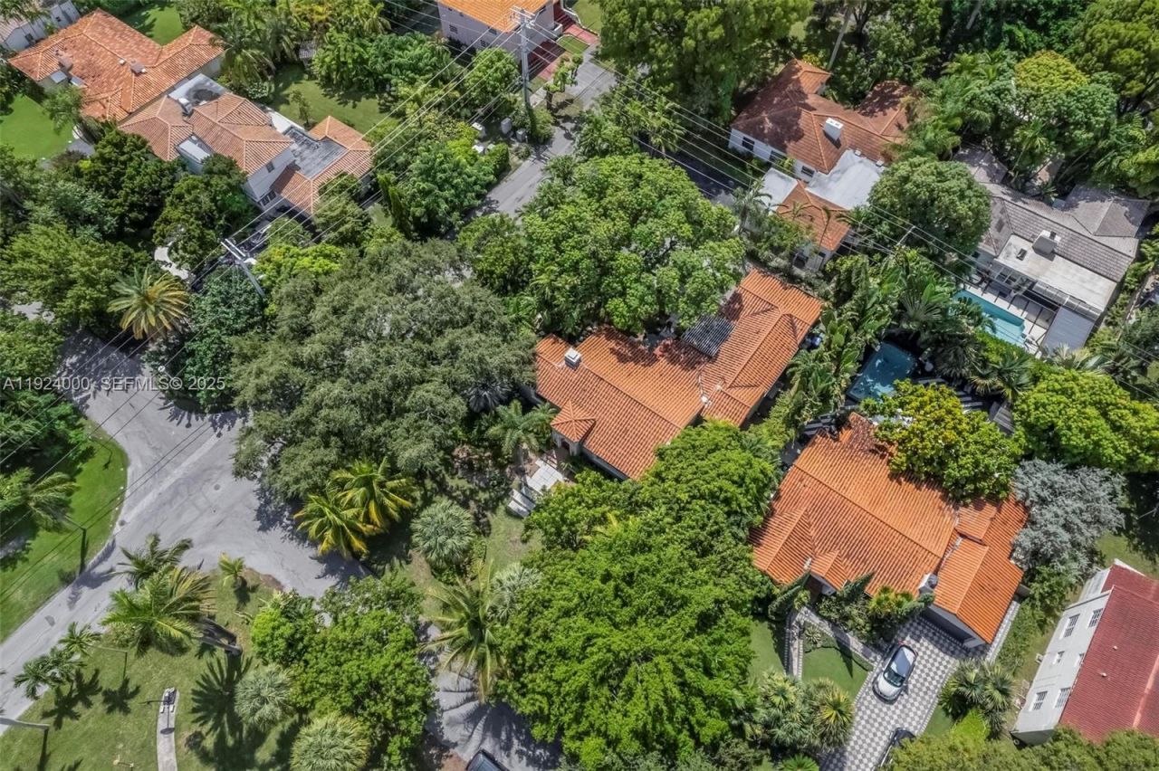 492 NE 55th St, Miami, FL 33137 Photo