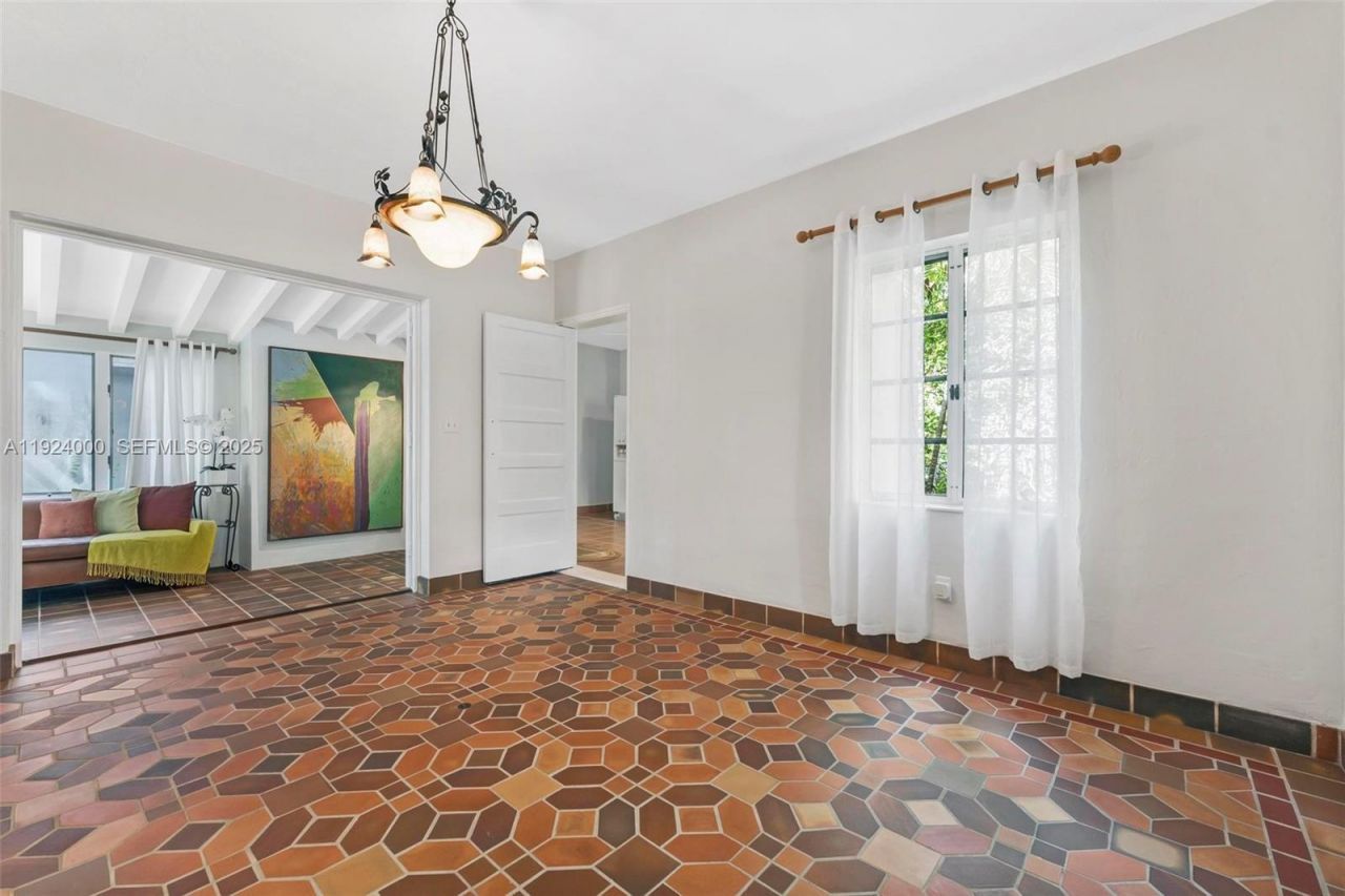 492 NE 55th St, Miami, FL 33137 Photo