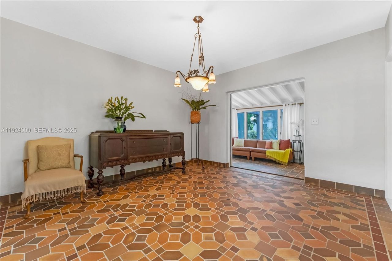 492 NE 55th St, Miami, FL 33137 Photo