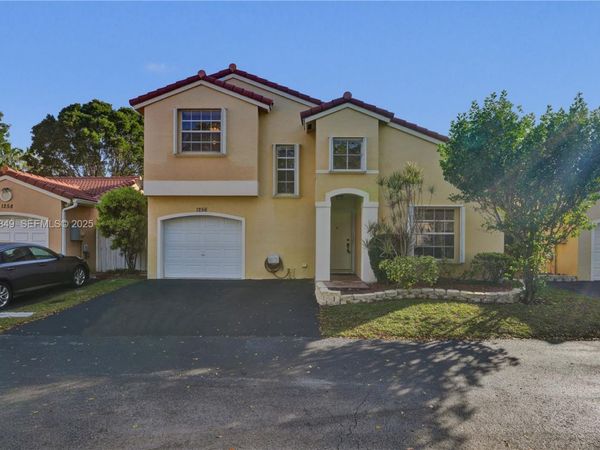 1256 NW 125th Ter, Sunrise, FL 33323
