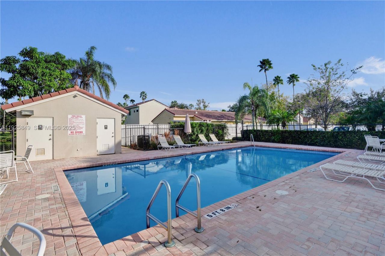 1256 NW 125th Ter, Sunrise, FL 33323 Photo