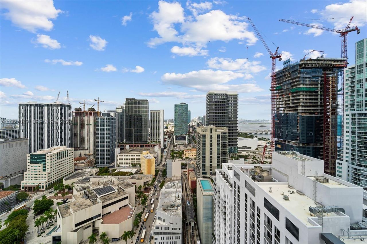 133 NE 2nd Ave, Unit 1905, Miami, FL 33132 Photo