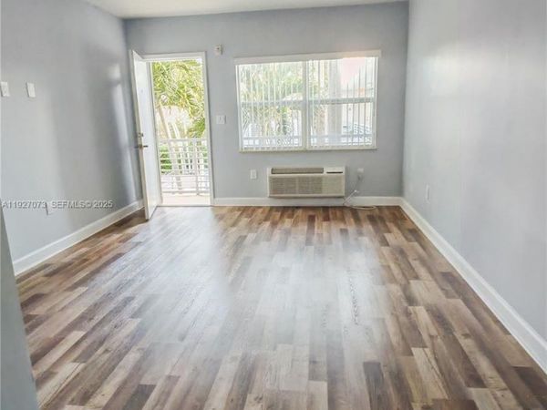 8000 NE Bayshore Ct, Unit 109, Miami, FL 33138