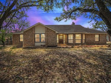 111 CLYDESDALE DR, San Marcos, TX 78666