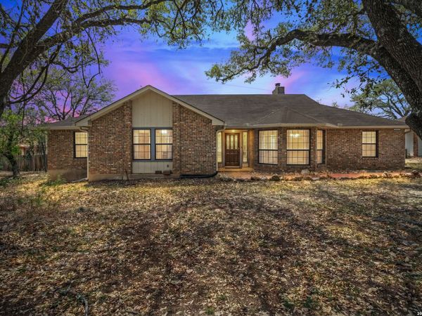 111 CLYDESDALE DR, San Marcos, TX 78666