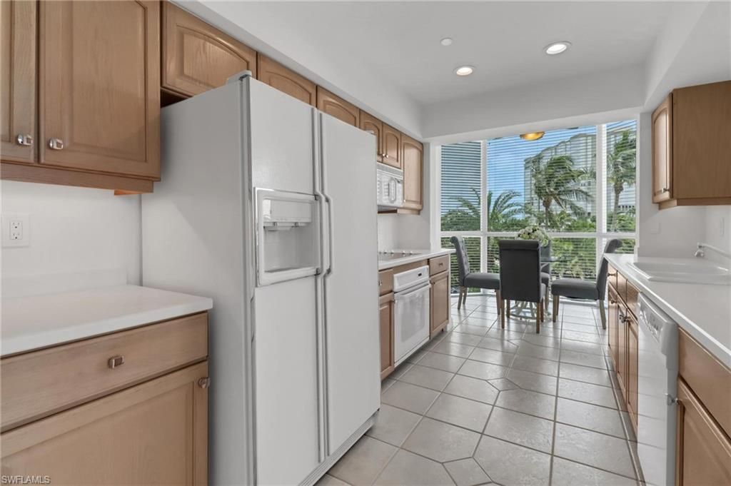 4255 Gulf Shore Blvd N, Unit 201, Naples, FL 34103 Photo