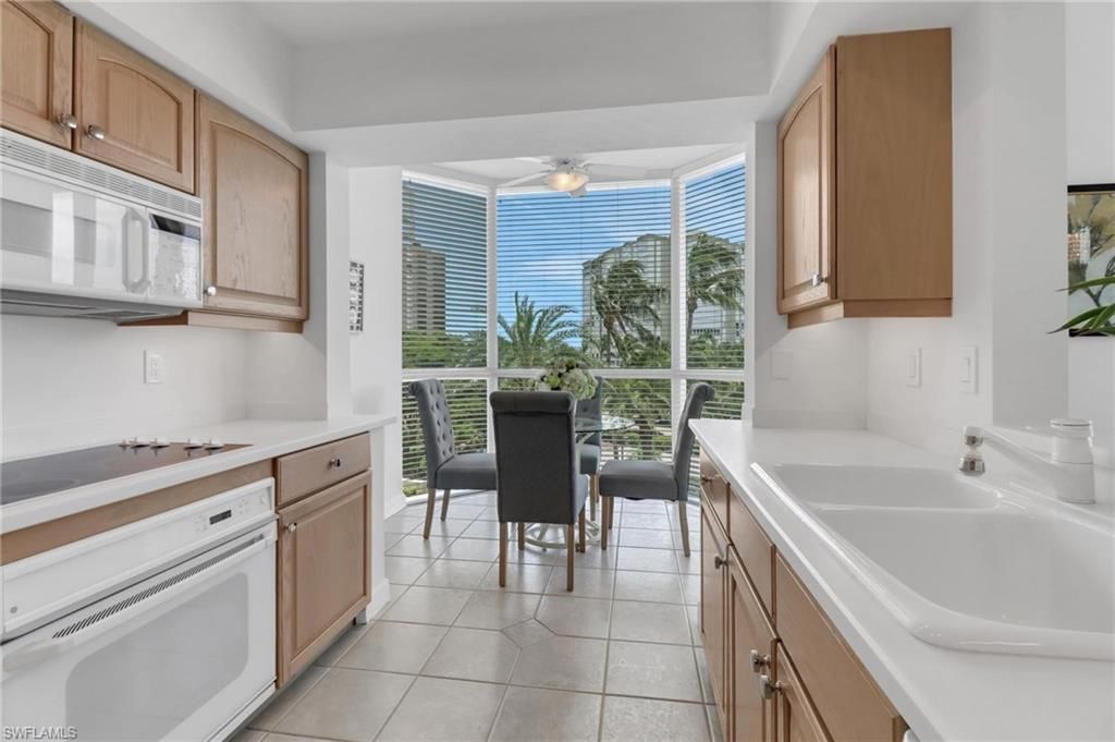 4255 Gulf Shore Blvd N, Unit 201, Naples, FL 34103 Photo