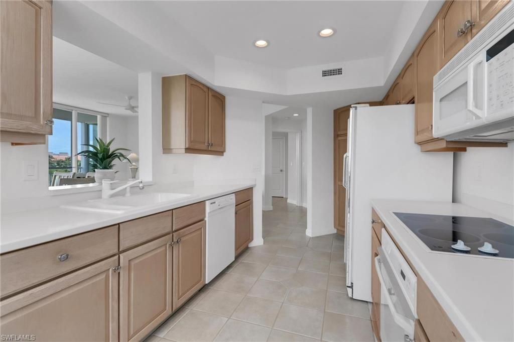 4255 Gulf Shore Blvd N, Unit 201, Naples, FL 34103 Photo