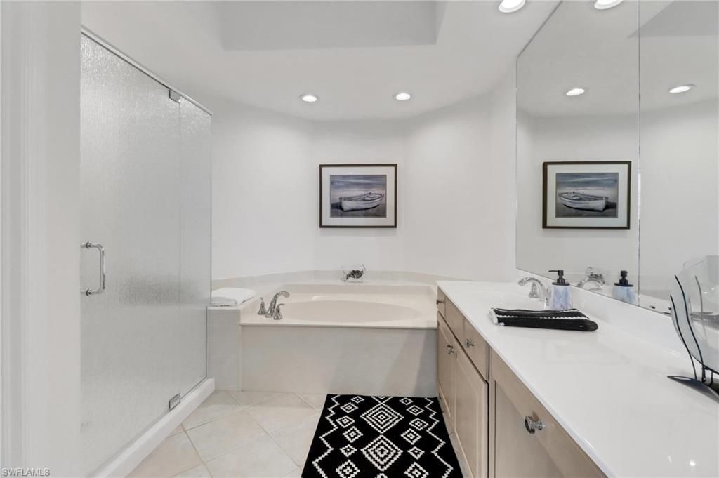 4255 Gulf Shore Blvd N, Unit 201, Naples, FL 34103 Photo