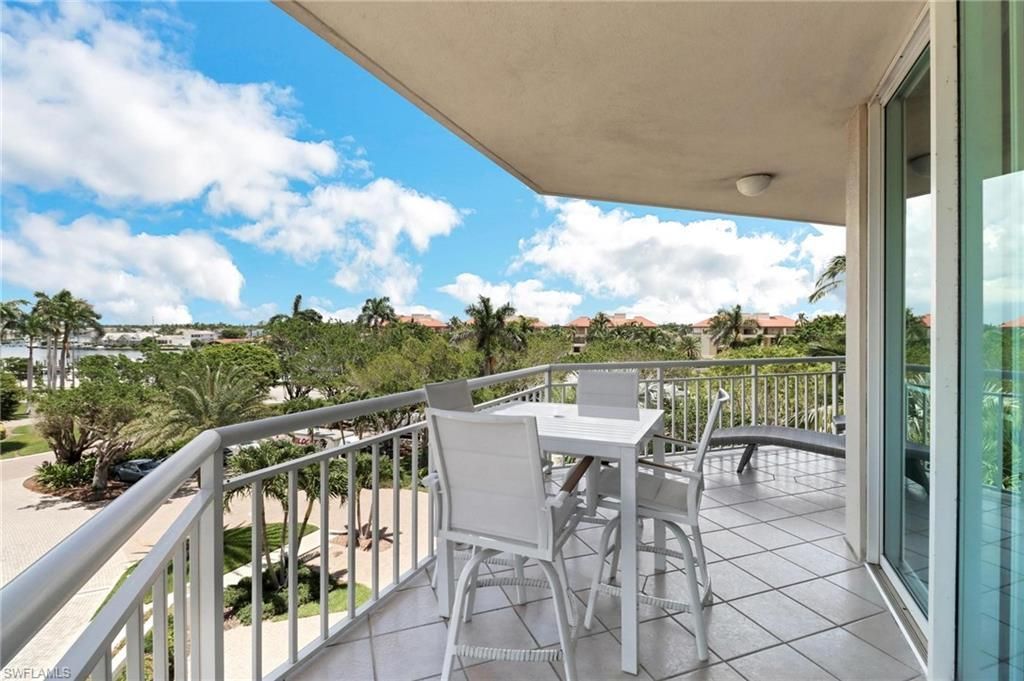 4255 Gulf Shore Blvd N, Unit 201, Naples, FL 34103 Photo