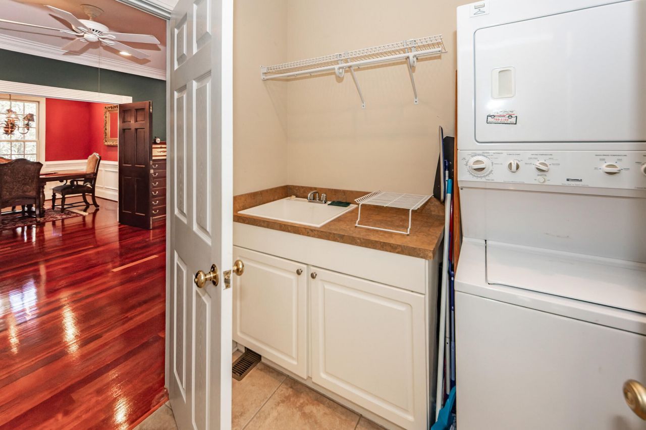 6976 Maybank Highway Photo 17