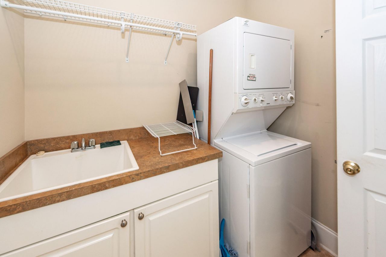 6976 Maybank Highway Photo 18