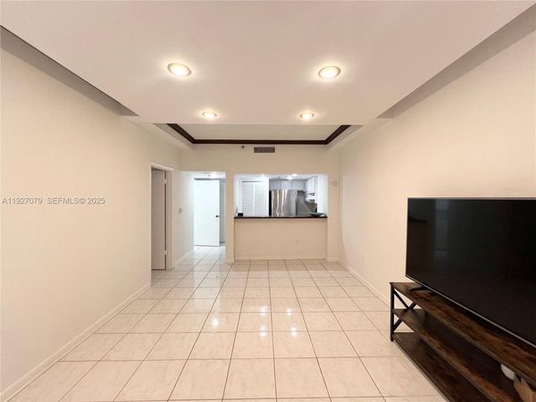 540 Brickell Key Dr, Unit 214, Miami, FL 33131