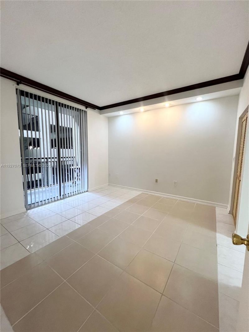 540 Brickell Key Dr, Unit 214, Miami, FL 33131 Photo