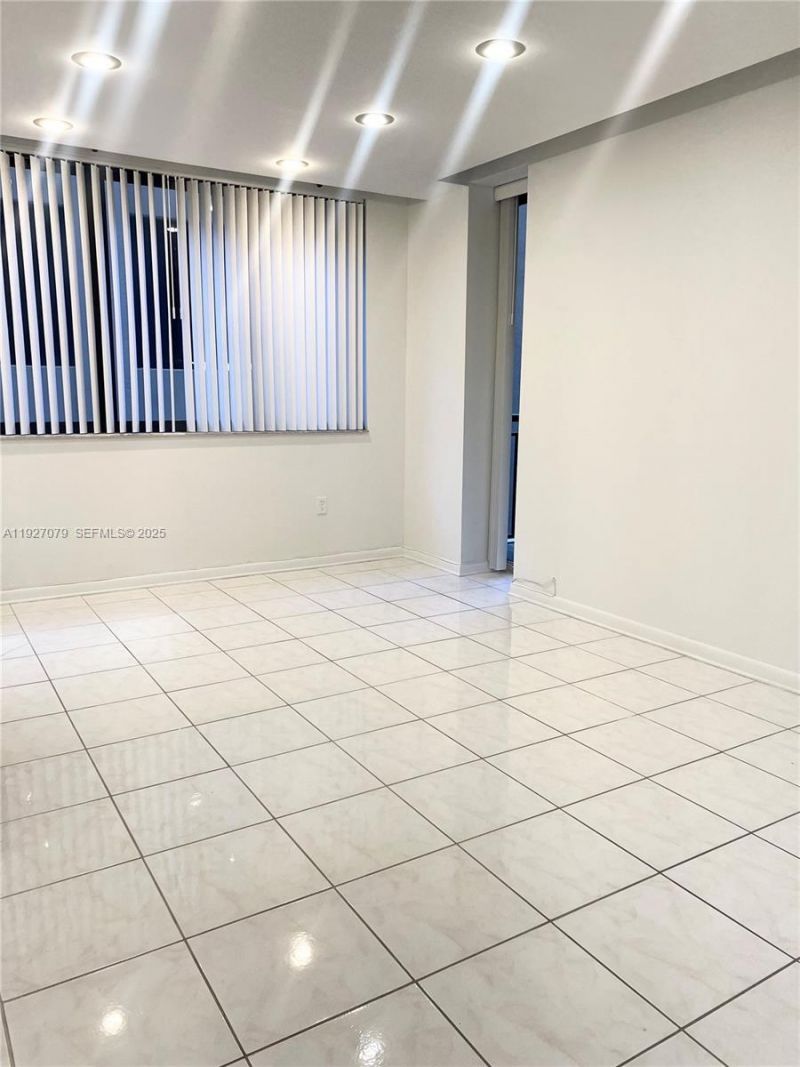 540 Brickell Key Dr, Unit 214, Miami, FL 33131 Photo