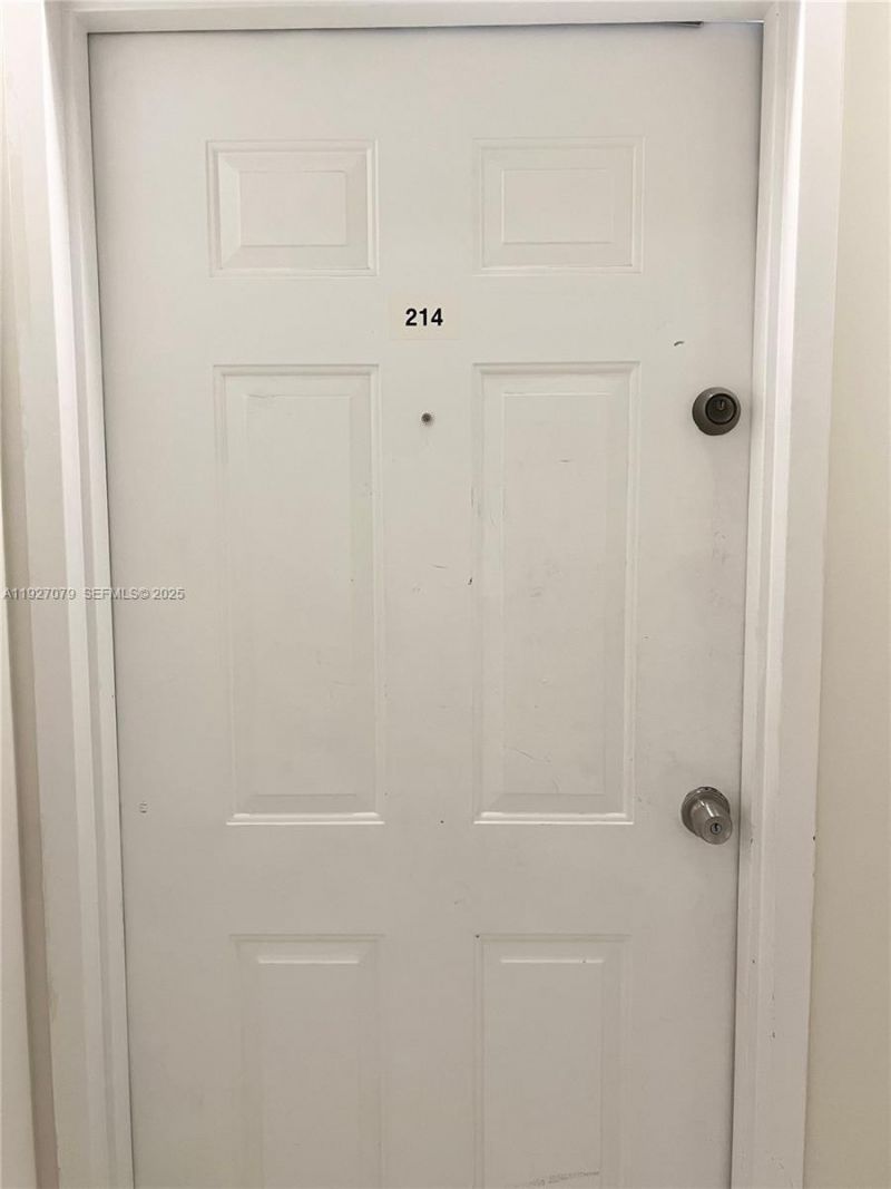 540 Brickell Key Dr, Unit 214, Miami, FL 33131 Photo