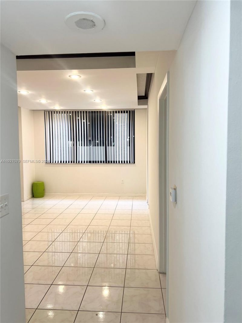 540 Brickell Key Dr, Unit 214, Miami, FL 33131 Photo