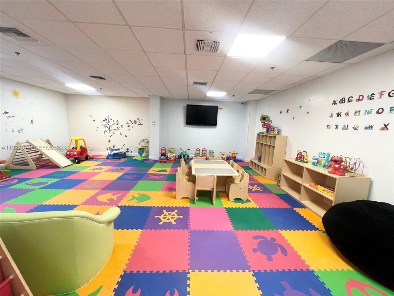 540 Brickell Key Dr, Unit 214, Miami, FL 33131 Photo