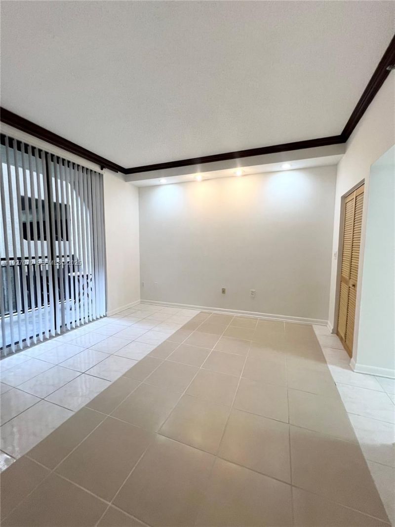 540 Brickell Key Dr, Unit 214, Miami, FL 33131 Photo