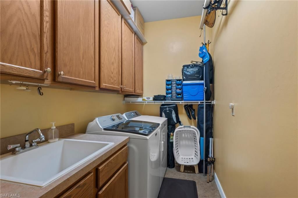 2467 Ashbury Cir, Cape Coral, FL 33991 Photo