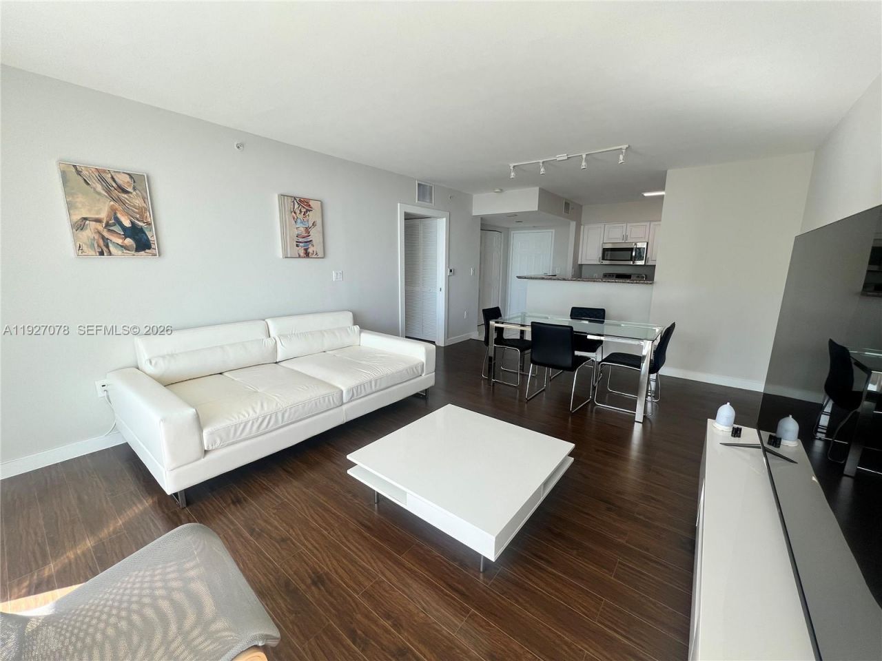 1155 Brickell Bay Dr, Unit 1607, Miami, FL 33131 Photo