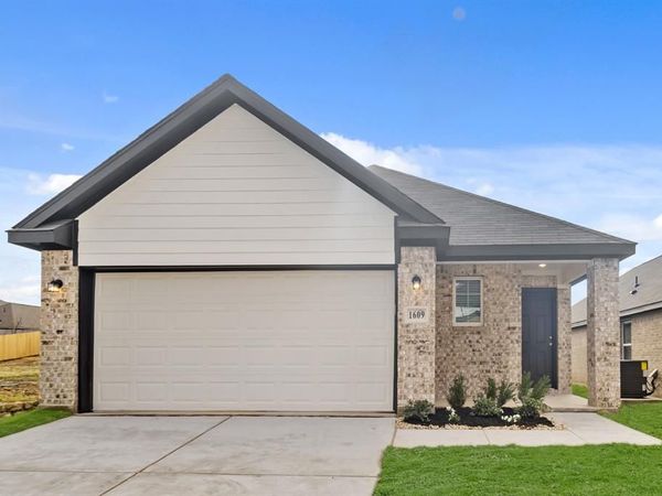 1609 Romans Road, Ennis, TX 75119